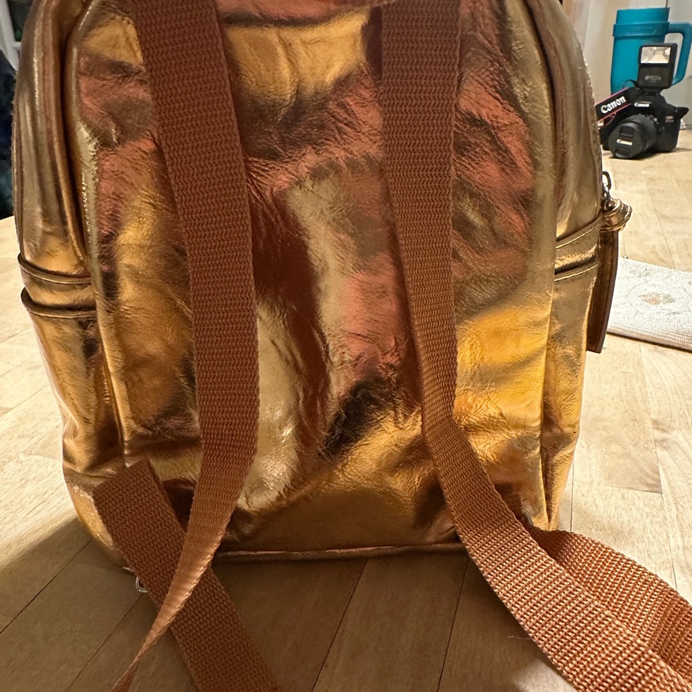 Gold Fox Backpack - Picture 4 of 4